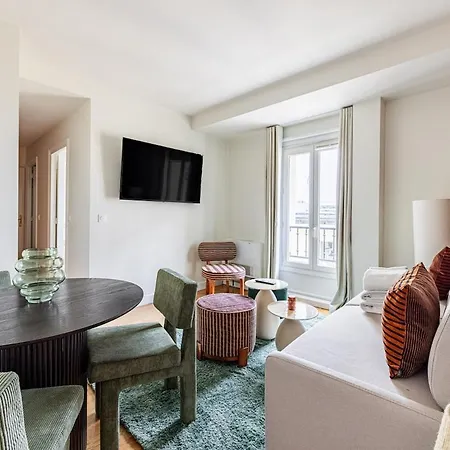 # 4people # 1bedroom # Champselysees # Ac Apartament